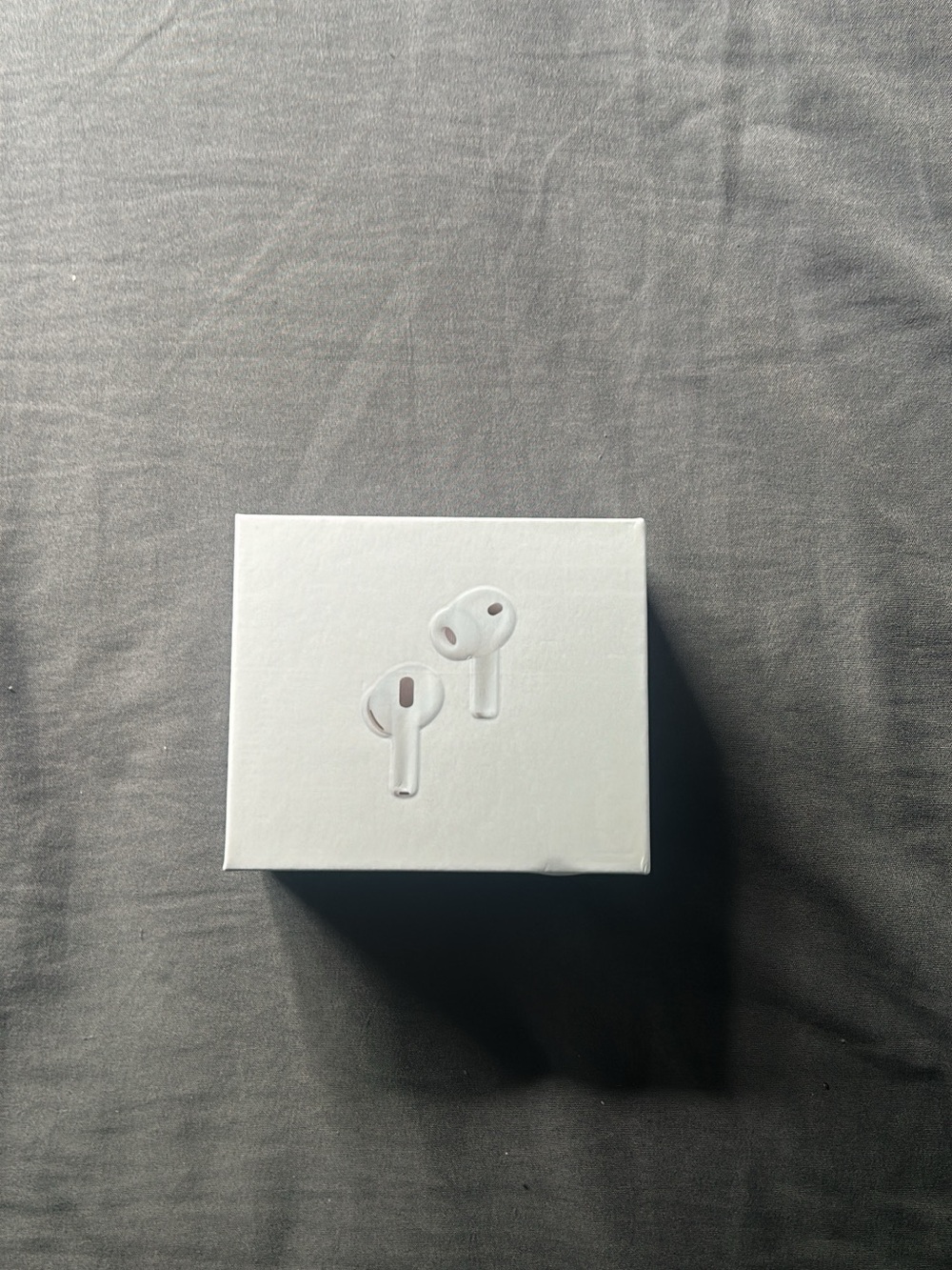 Wireless apple Airpods comes with a case